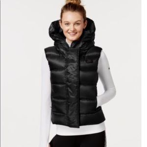 Nike women’s victory 550 hooded vest